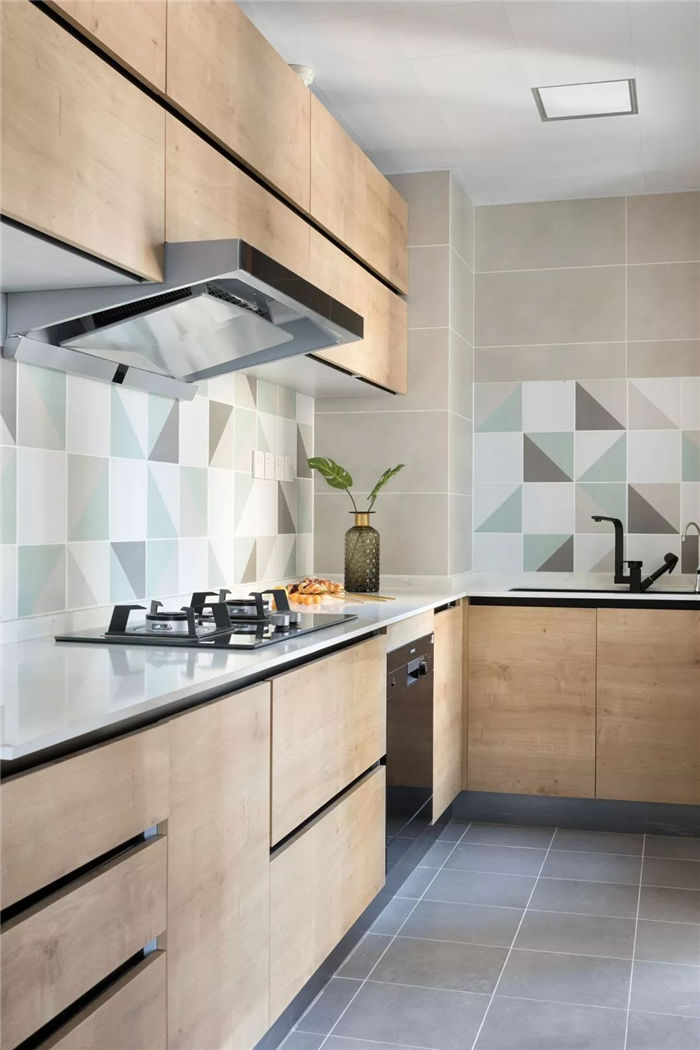 100�O���±��W�L(f��ng)